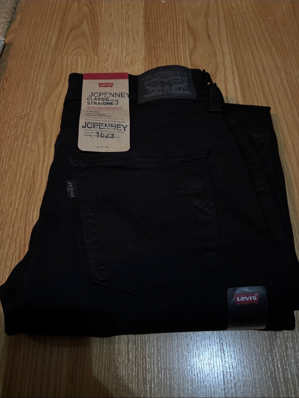 Women’s Black Slim Straight levis